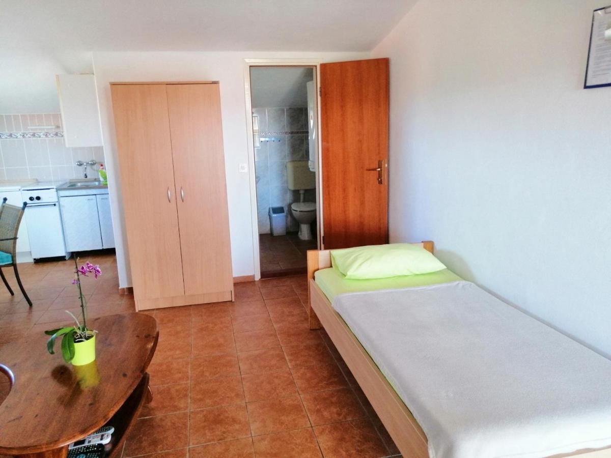 Apartments Brkovic Sukošan Buitenkant foto