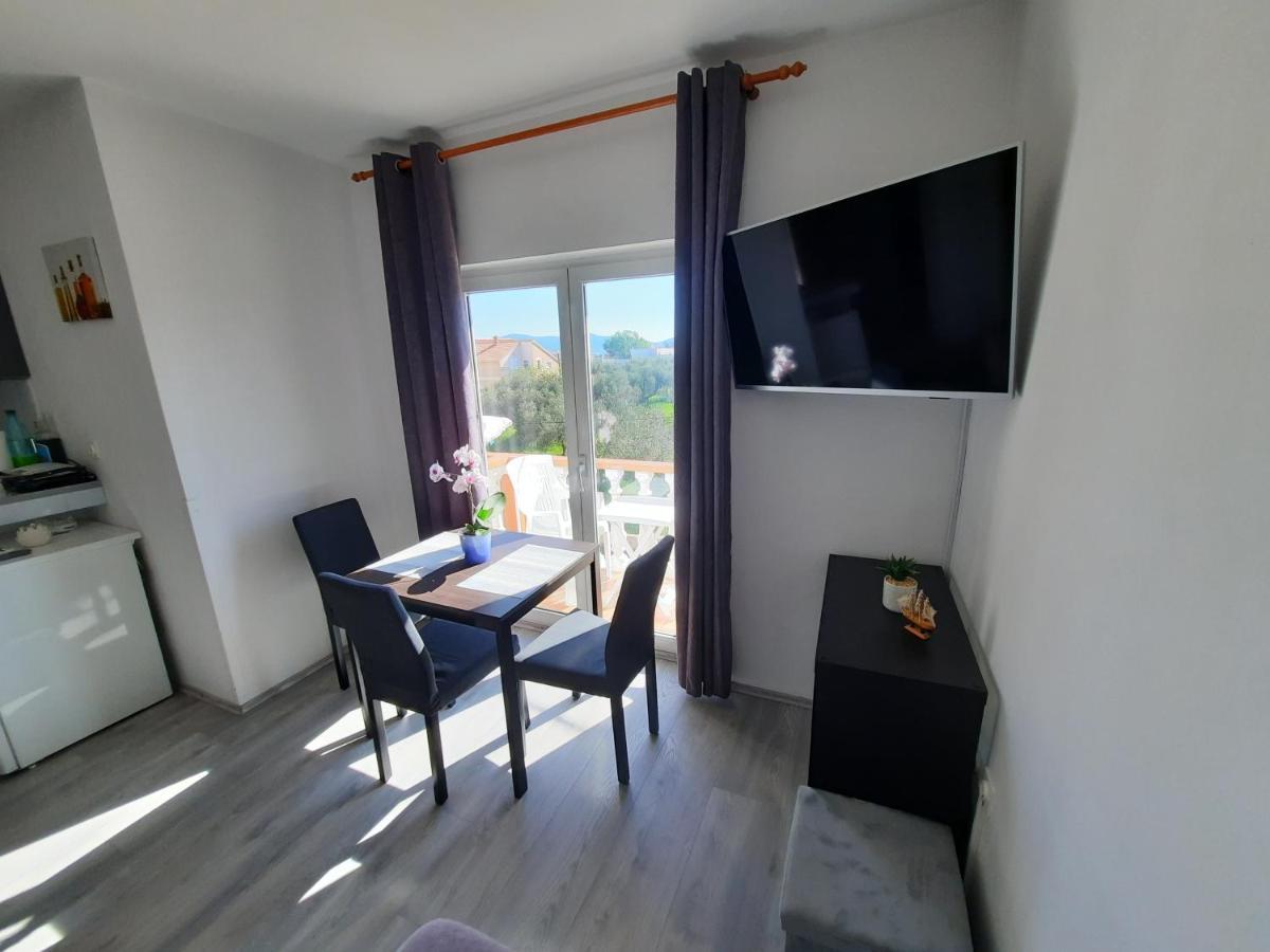 Apartments Brkovic Sukošan Buitenkant foto