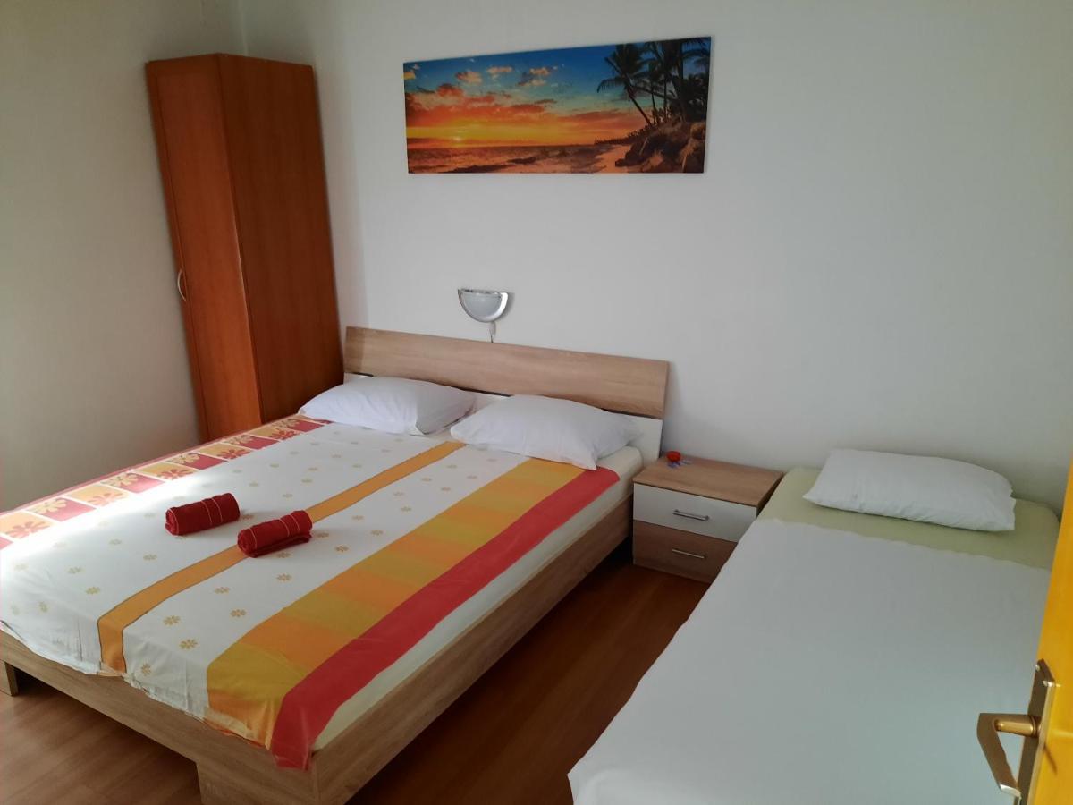 Apartments Brkovic Sukošan Buitenkant foto