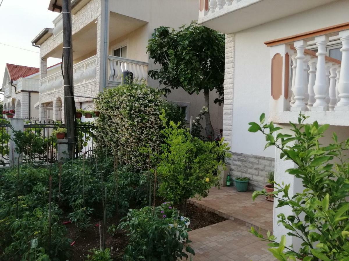 Apartments Brkovic Sukošan Buitenkant foto
