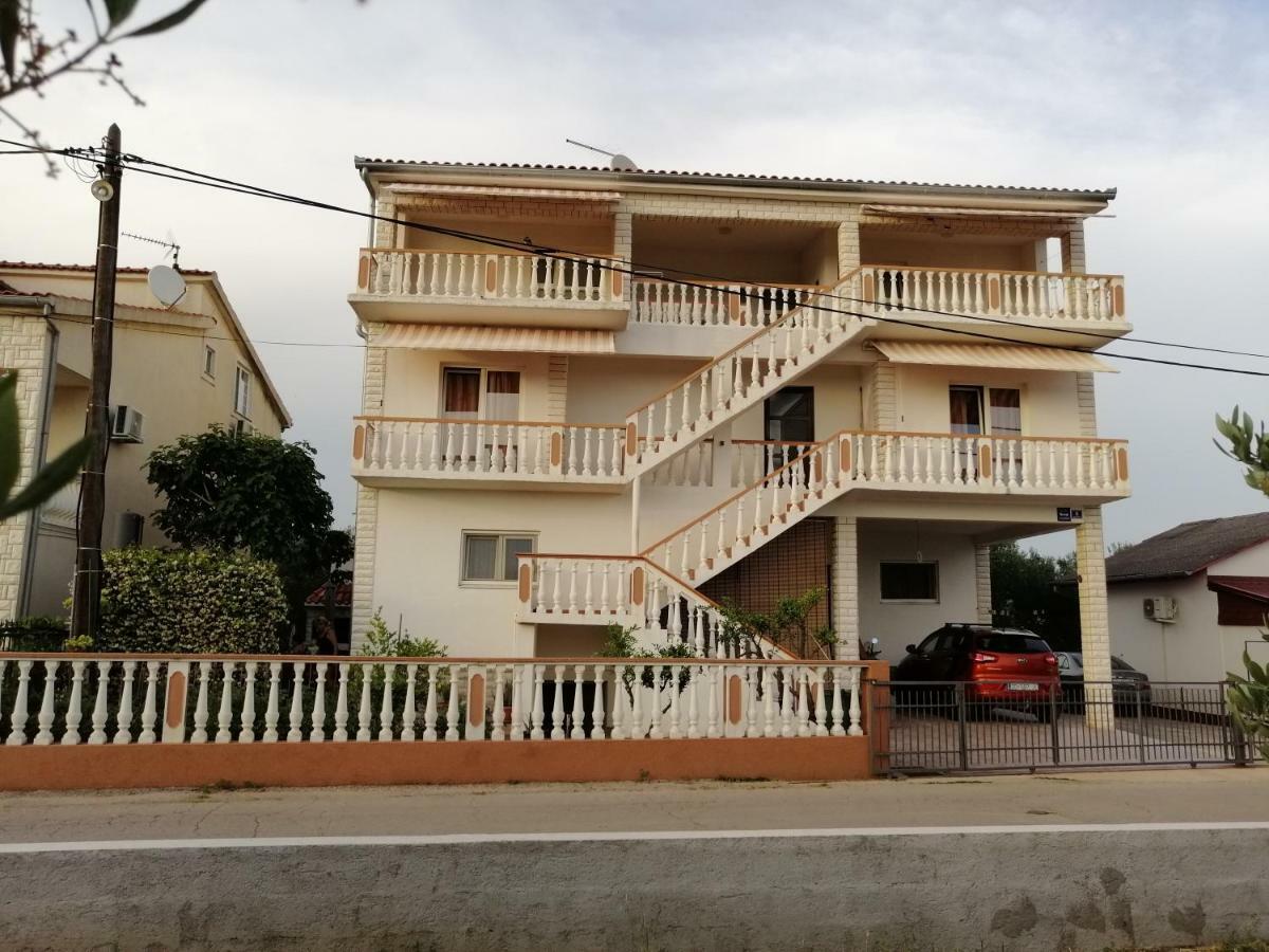 Apartments Brkovic Sukošan Buitenkant foto